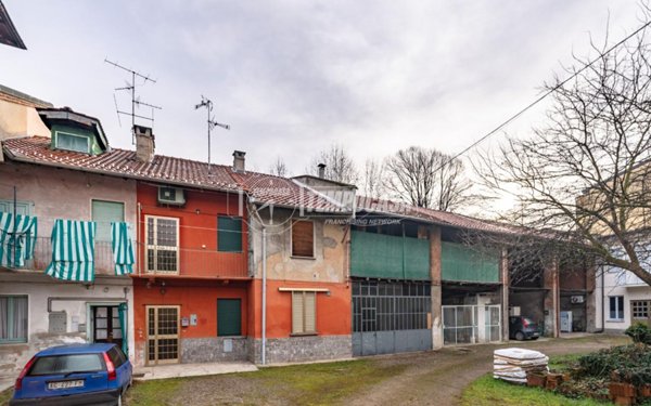 appartamento in vendita a Caronno Pertusella
