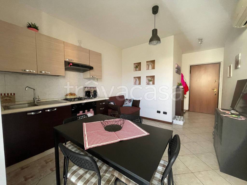 appartamento in vendita a Caronno Pertusella
