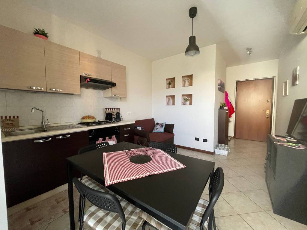 appartamento in vendita a Caronno Pertusella