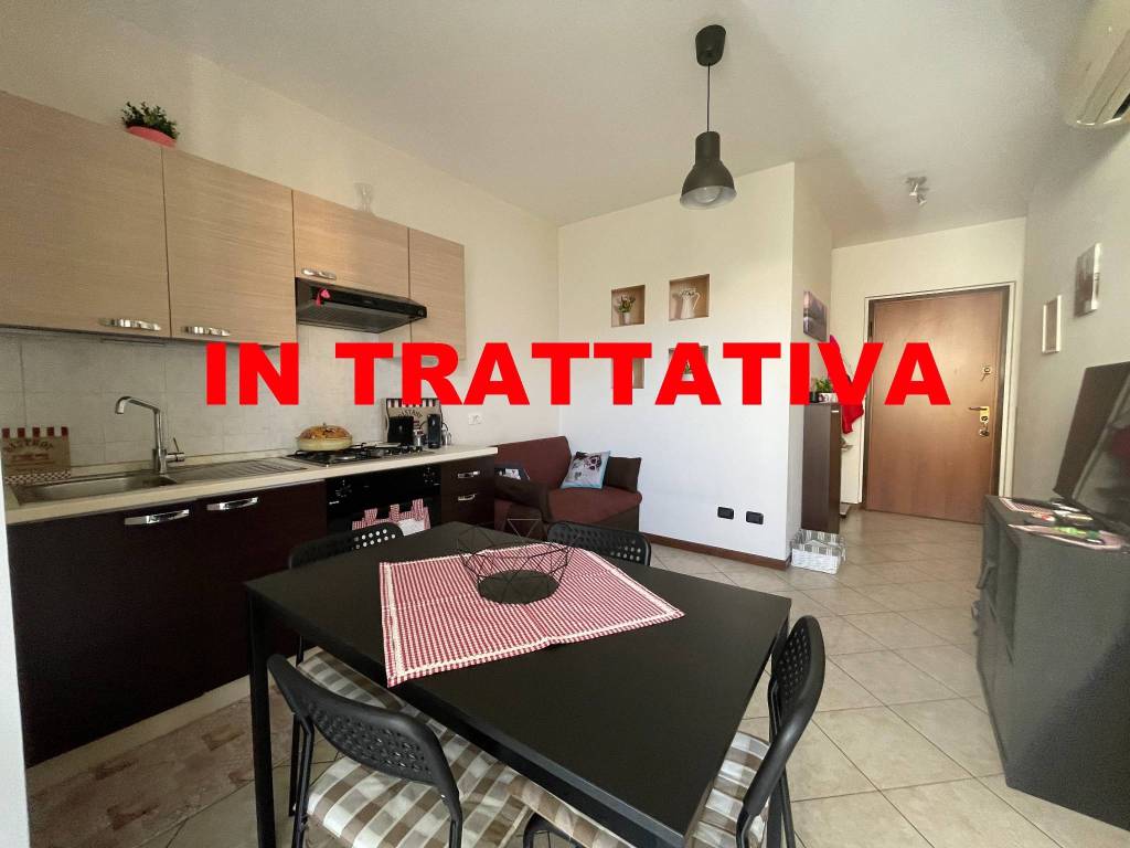 appartamento in vendita a Caronno Pertusella