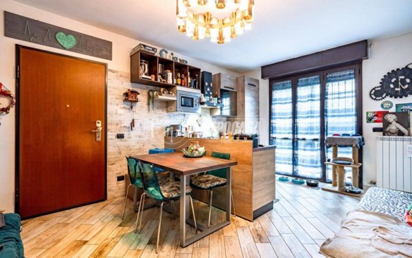 appartamento in vendita a Caronno Pertusella