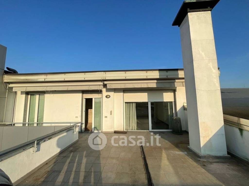 appartamento in vendita a Caronno Pertusella