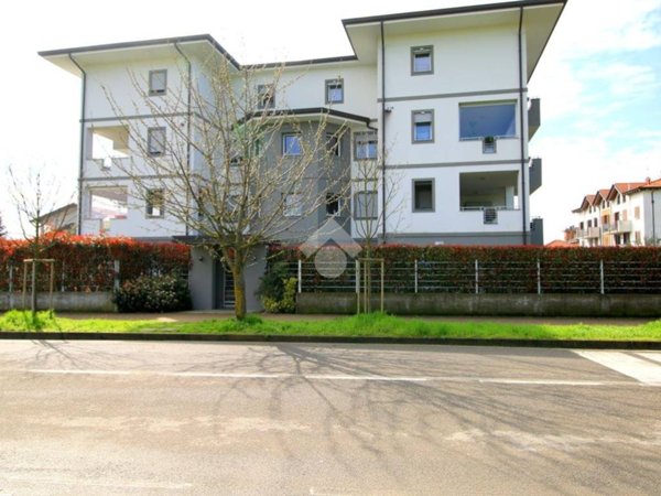 appartamento in vendita a Caronno Pertusella
