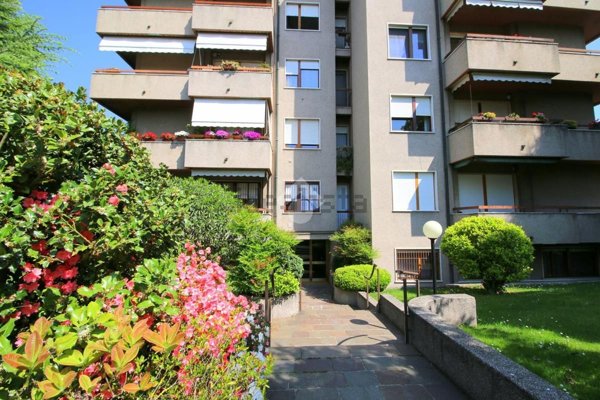 appartamento in vendita a Caronno Pertusella