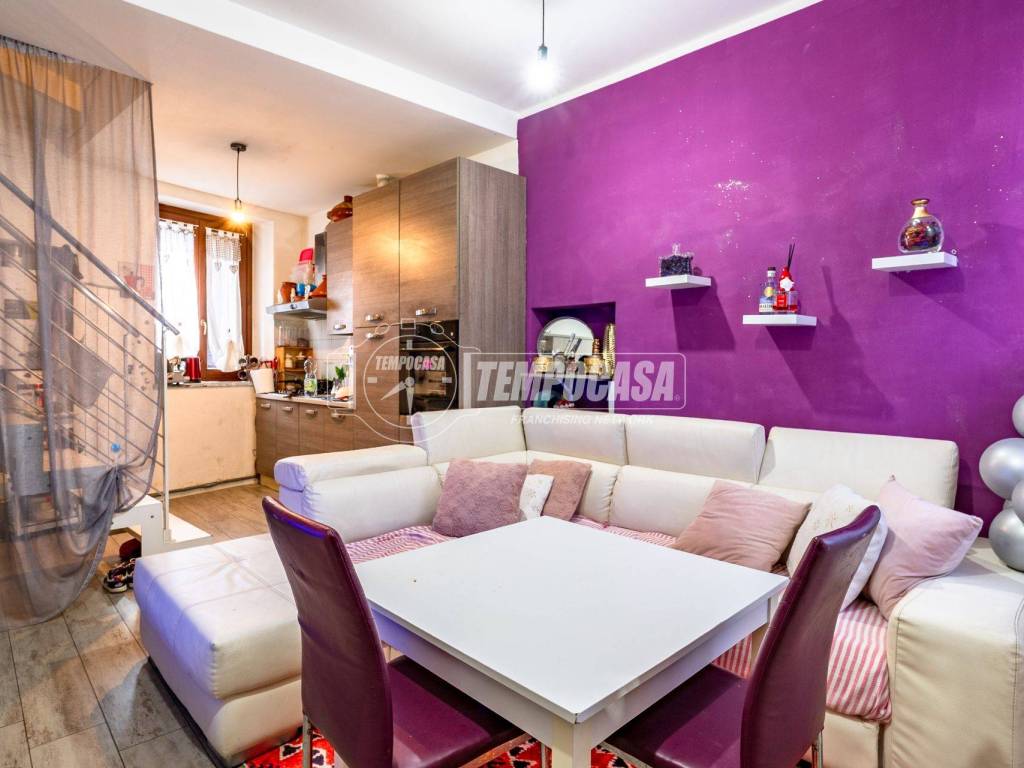 appartamento in vendita a Caronno Pertusella