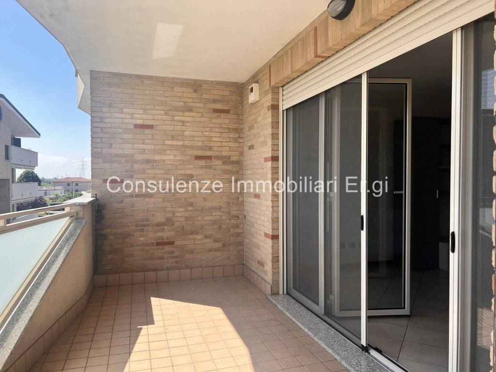 appartamento in vendita a Caronno Pertusella