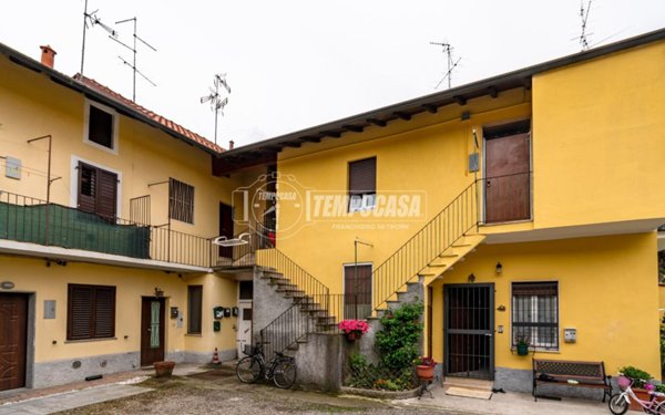 appartamento in vendita a Caronno Pertusella
