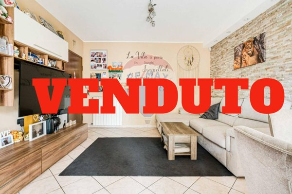 appartamento in vendita a Caronno Pertusella