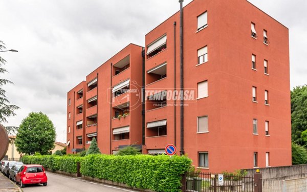 appartamento in vendita a Caronno Pertusella