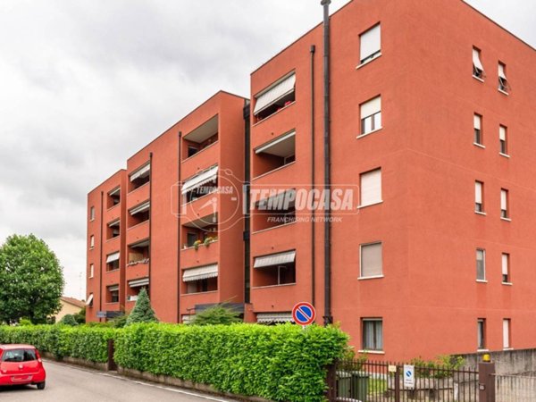 appartamento in vendita a Caronno Pertusella