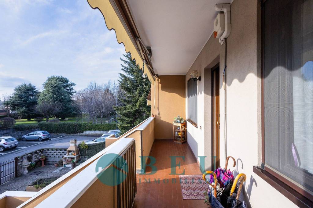 casa indipendente in vendita a Caronno Pertusella