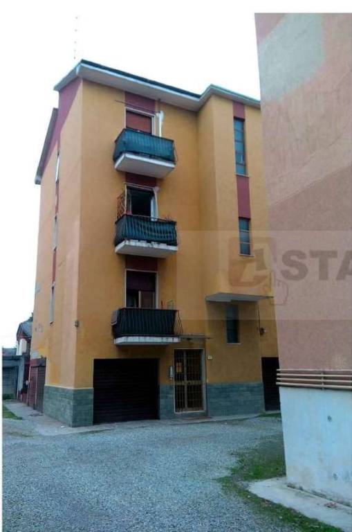 appartamento in vendita a Caronno Pertusella