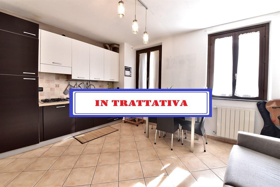 casa indipendente in vendita a Caronno Pertusella