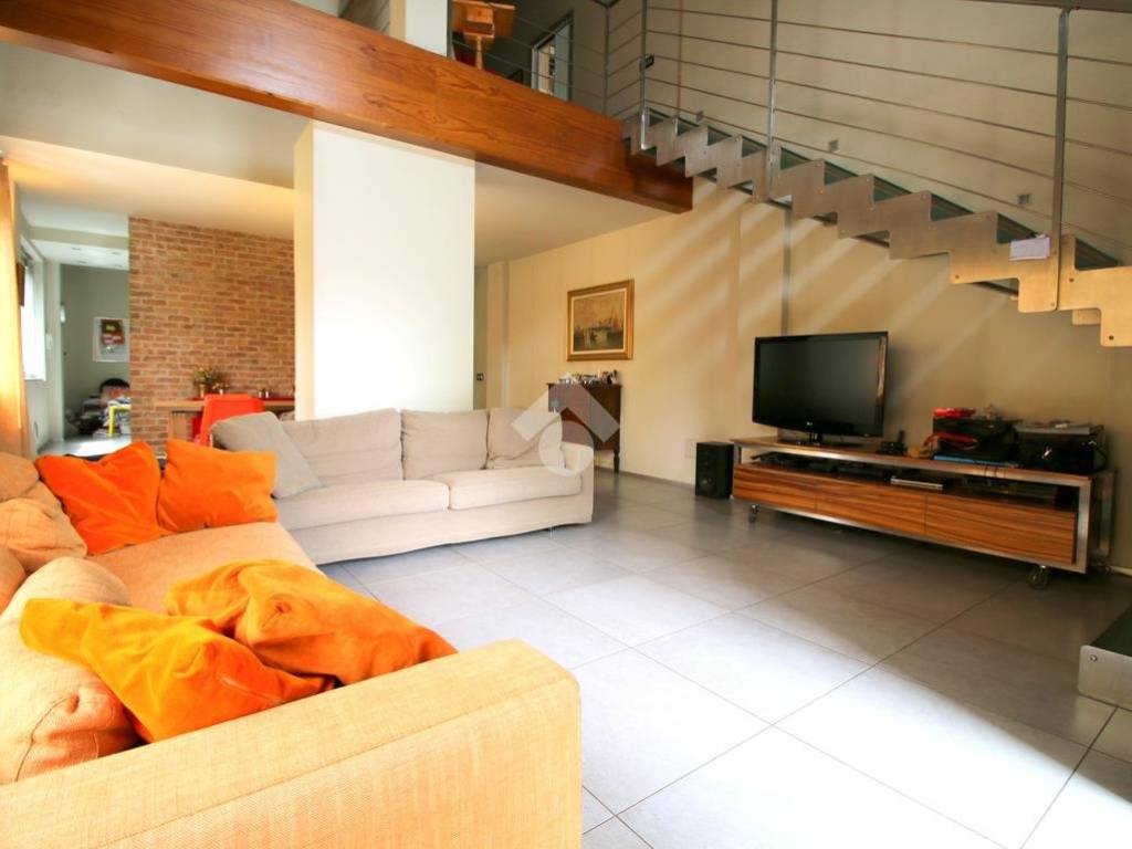 casa indipendente in vendita a Caronno Pertusella