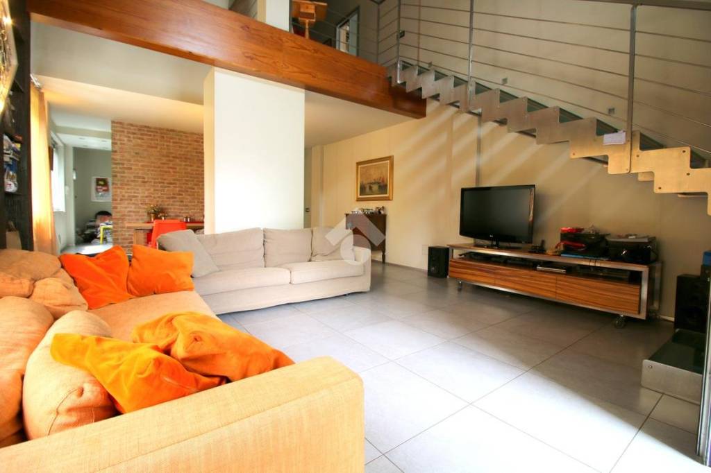 casa indipendente in vendita a Caronno Pertusella