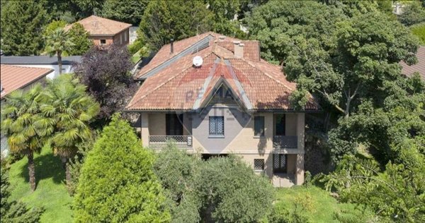 casa indipendente in vendita a Caronno Pertusella