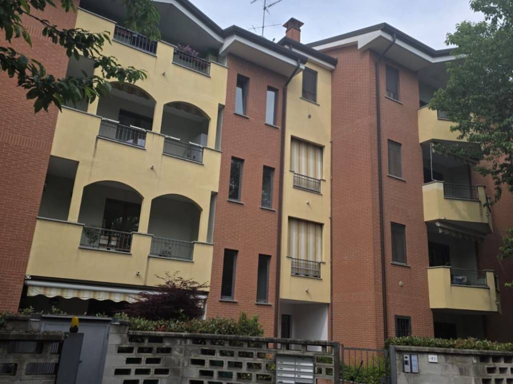 appartamento in vendita a Caronno Pertusella