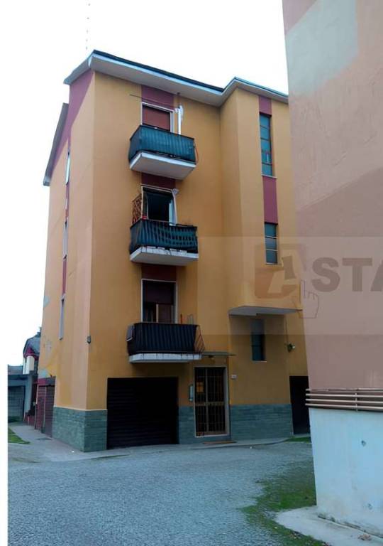 appartamento in vendita a Caronno Pertusella