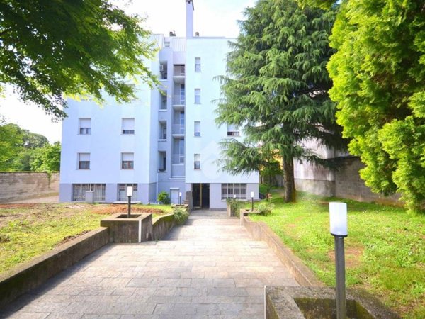 appartamento in vendita a Caronno Pertusella