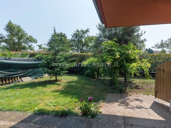 appartamento in vendita a Caronno Pertusella