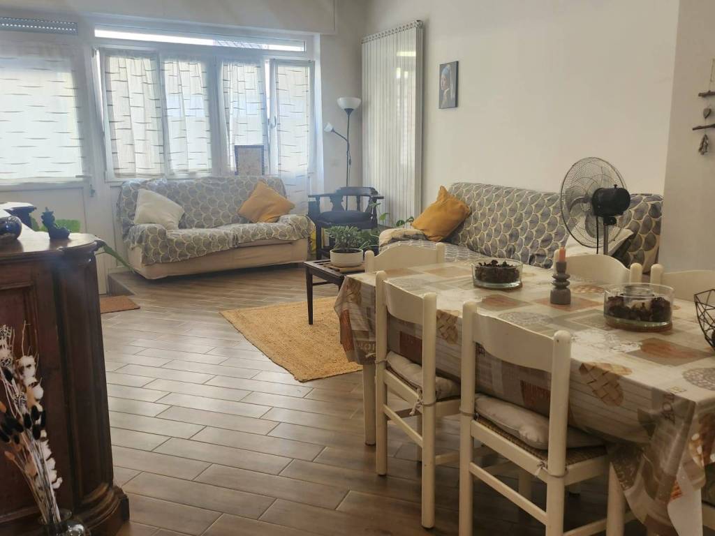 appartamento in vendita a Caronno Pertusella