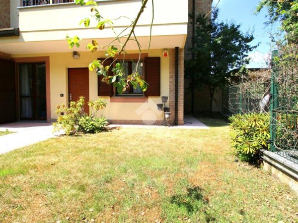 appartamento in vendita a Caronno Pertusella