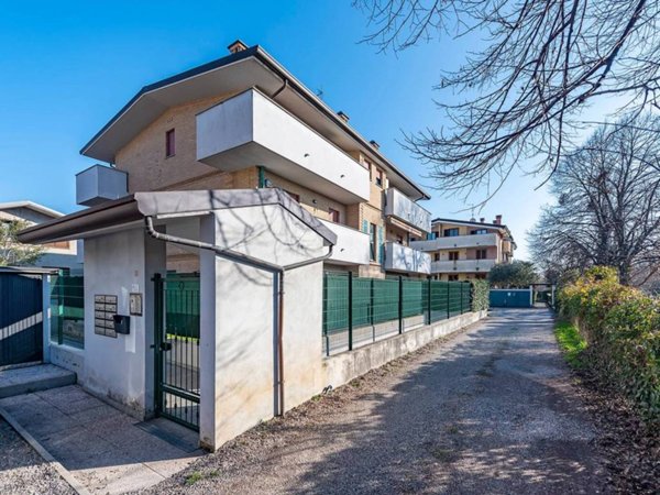 appartamento in vendita a Caronno Pertusella