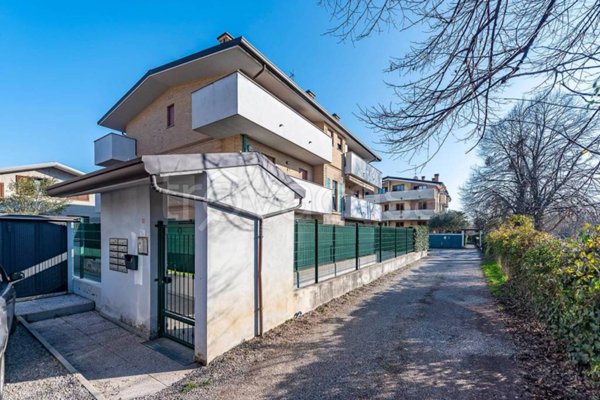 appartamento in vendita a Caronno Pertusella