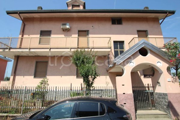 appartamento in vendita a Caronno Pertusella