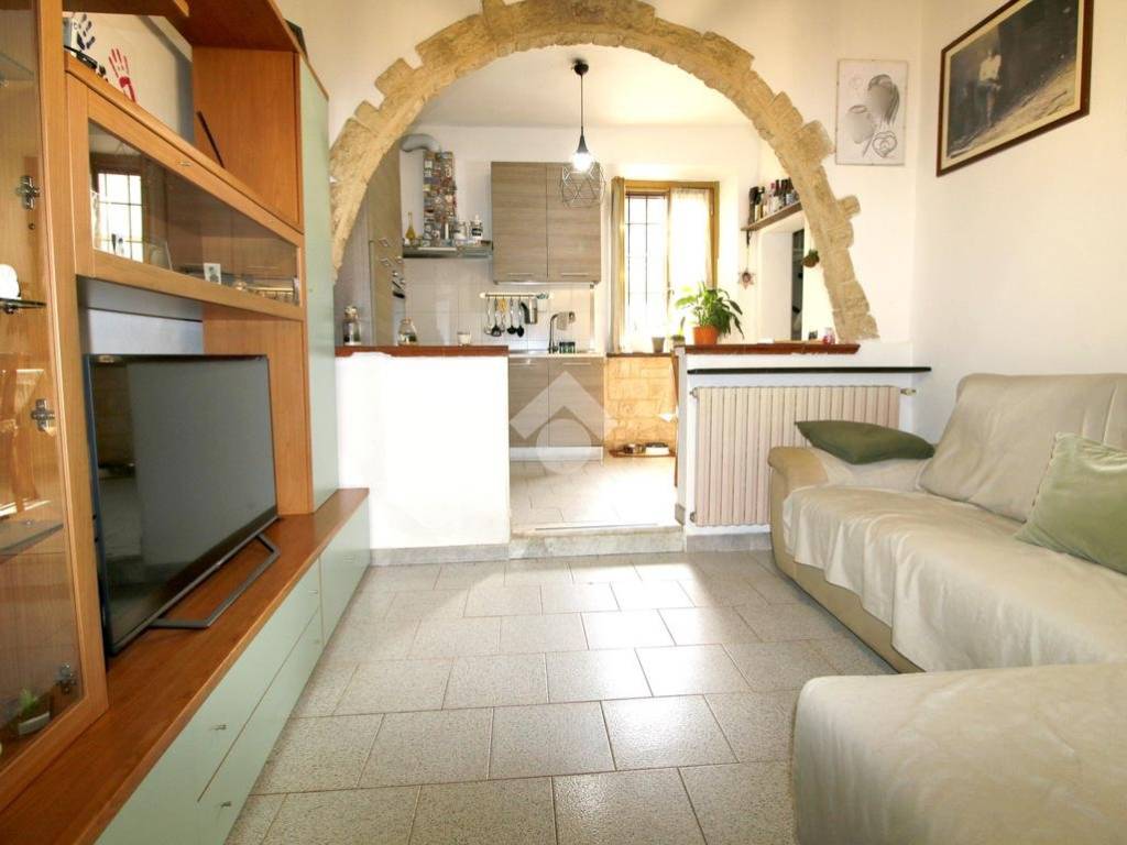 appartamento in vendita a Caronno Pertusella