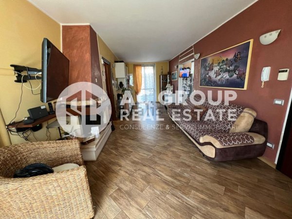 casa indipendente in vendita a Caronno Pertusella