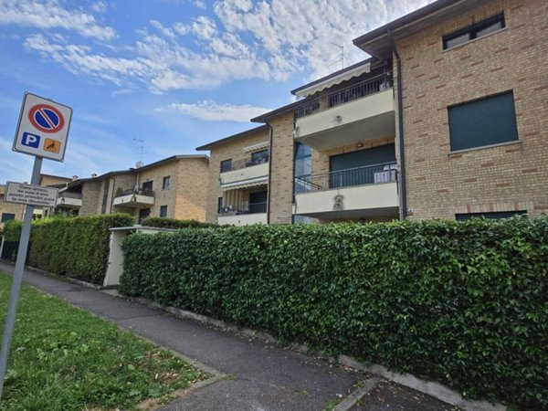 appartamento in vendita a Caronno Pertusella
