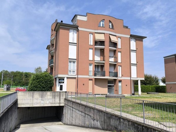 appartamento in vendita a Caronno Pertusella