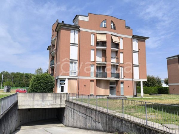 appartamento in vendita a Caronno Pertusella