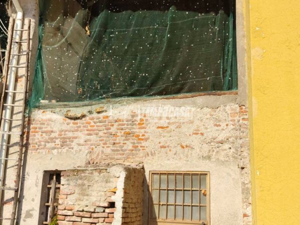 appartamento in vendita a Caronno Pertusella