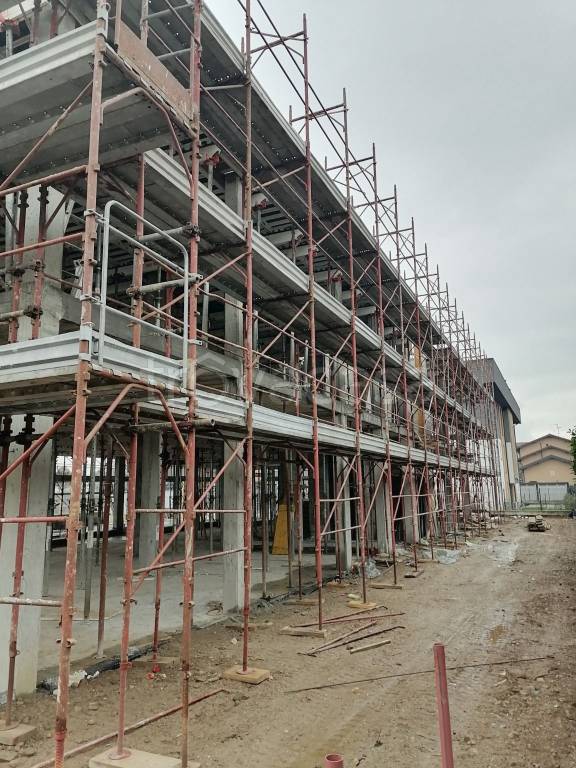 appartamento in vendita a Caronno Pertusella