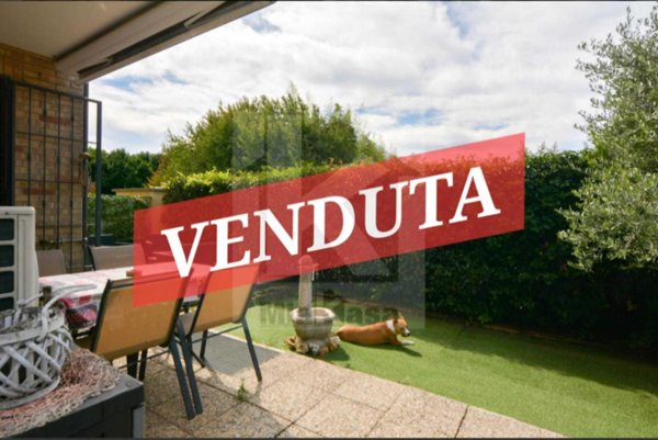 appartamento in vendita a Caronno Pertusella