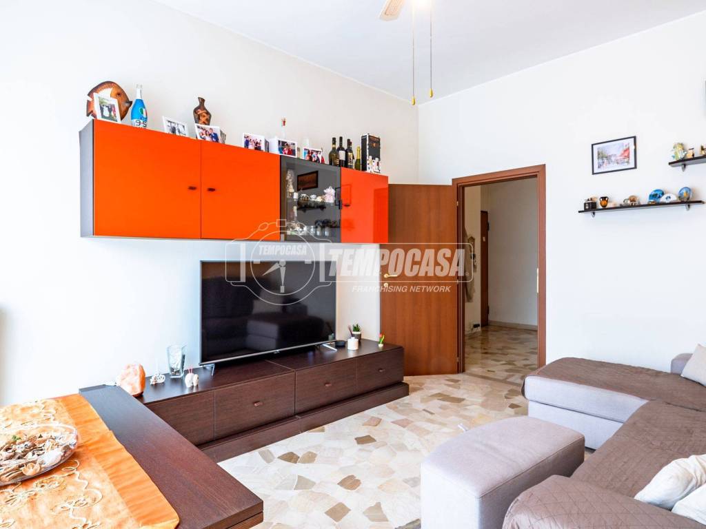 appartamento in vendita a Caronno Pertusella