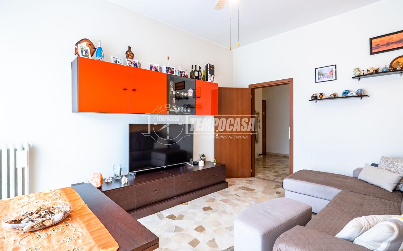 appartamento in vendita a Caronno Pertusella