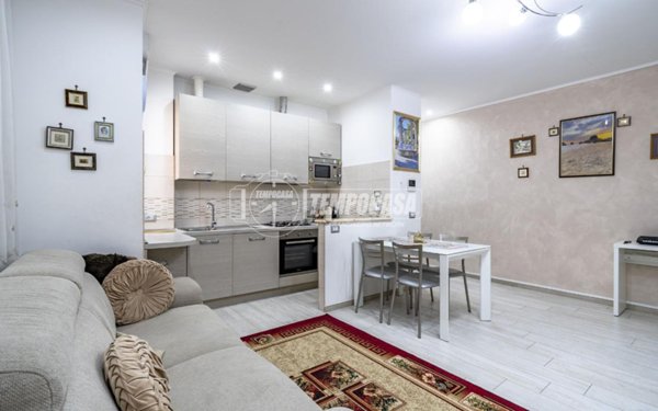 appartamento in vendita a Caronno Pertusella