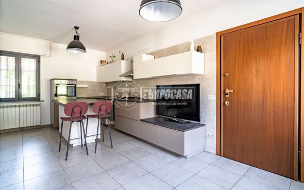 appartamento in vendita a Caronno Pertusella