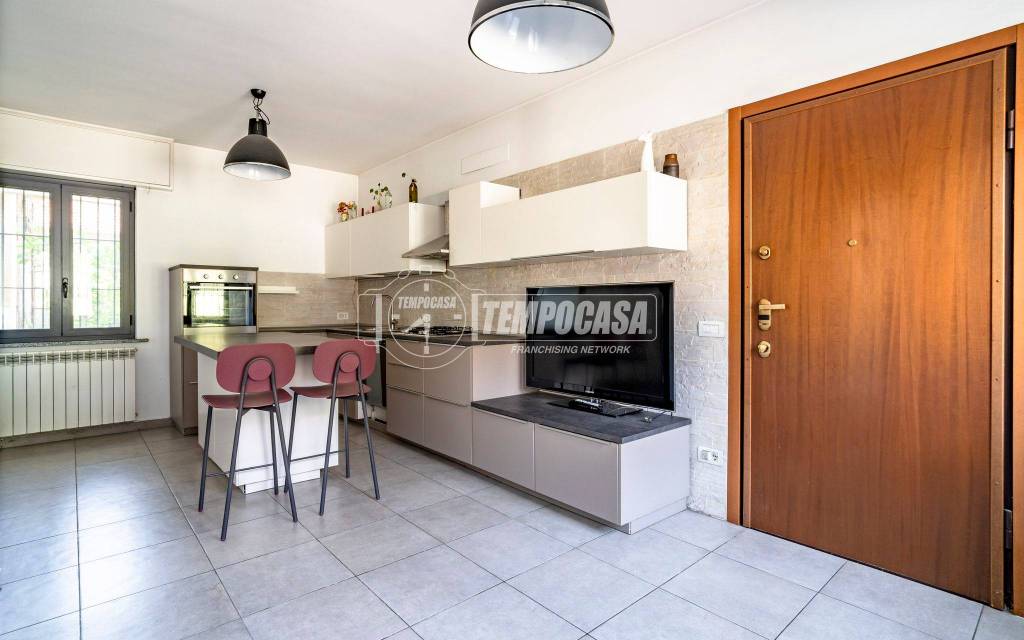 appartamento in vendita a Caronno Pertusella