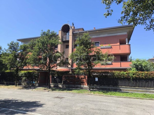 appartamento in vendita a Caronno Pertusella