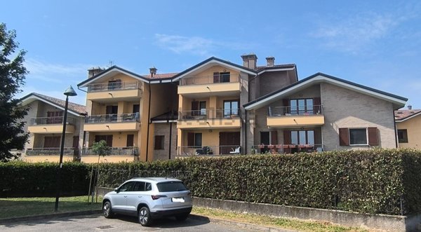 appartamento in vendita a Caronno Pertusella