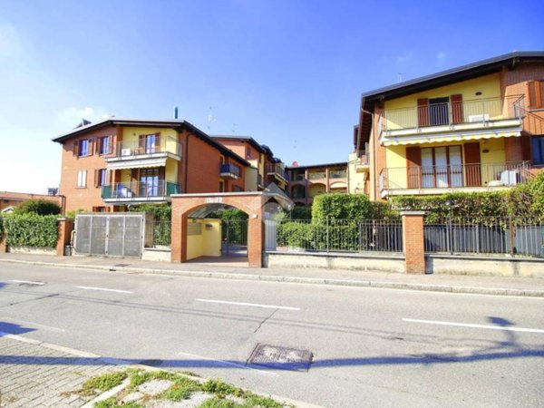 appartamento in vendita a Caronno Pertusella