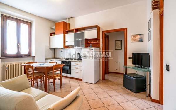 appartamento in vendita a Caronno Pertusella