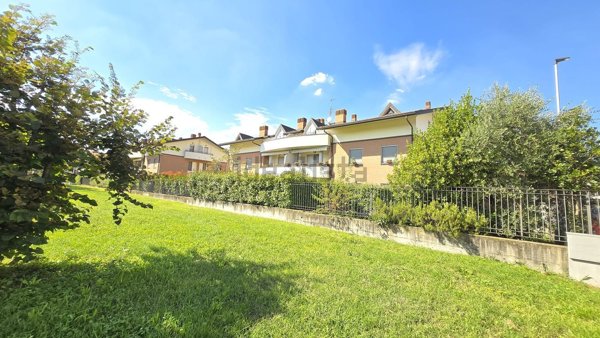 appartamento in vendita a Caronno Pertusella