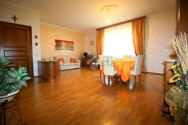 appartamento in vendita a Caronno Pertusella