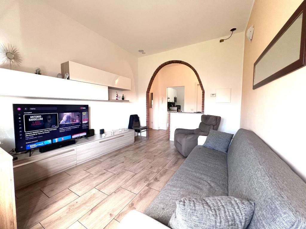casa indipendente in vendita a Caronno Pertusella