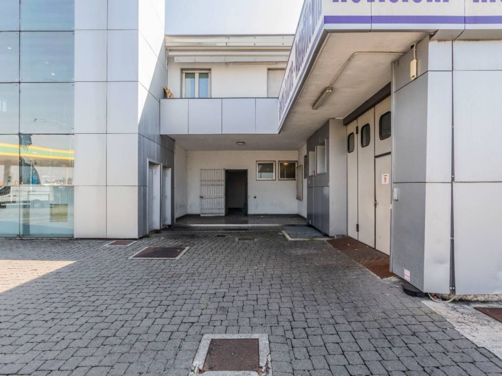 appartamento in vendita a Caronno Pertusella
